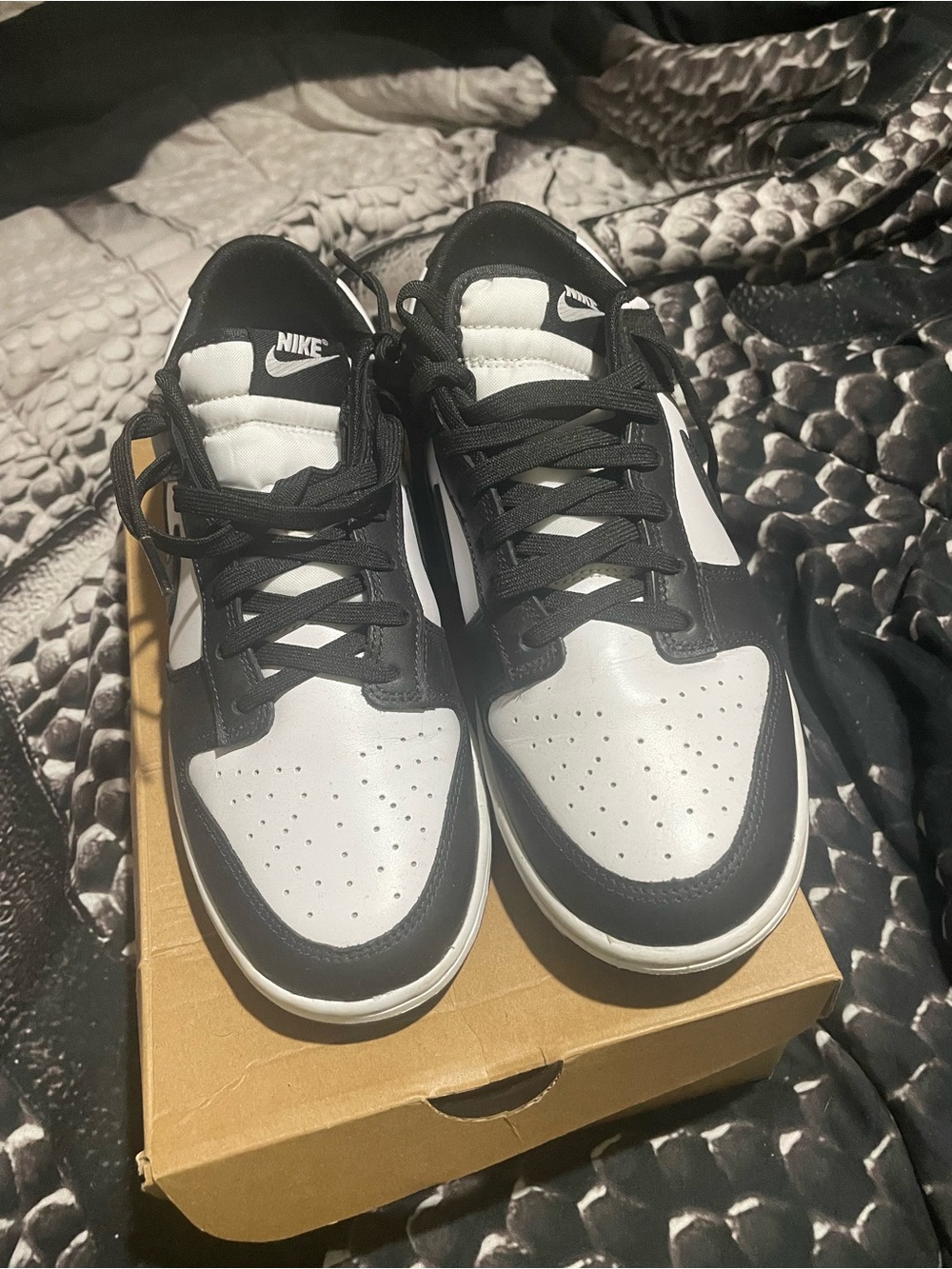 Nike Men's Black and White Low-Top Athletic Sneakers